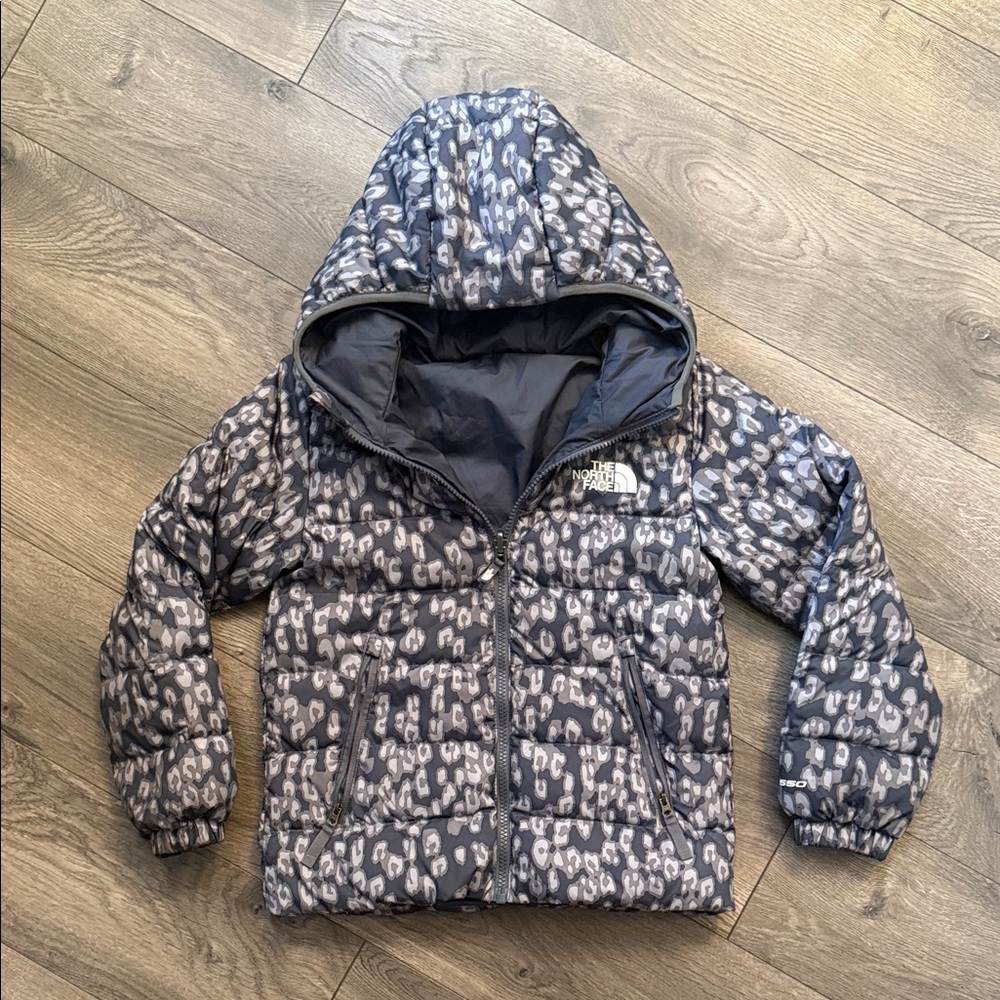 The North Face Girls' Hyalite Down Jacket, Vanadis Grey Leopard Print | (7/8)